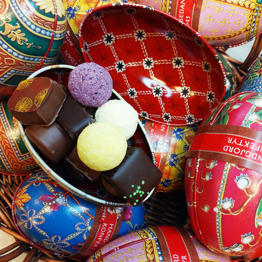 Fabergéägg i plåt med praliner | Lyxigt påskägg från Kutterkonfekt