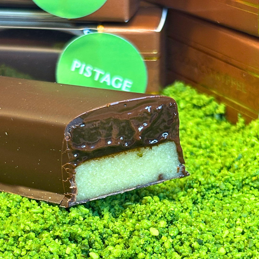 Pistage - Marsipan och mörk cognacstryffel. NU 50% STÖRRE!