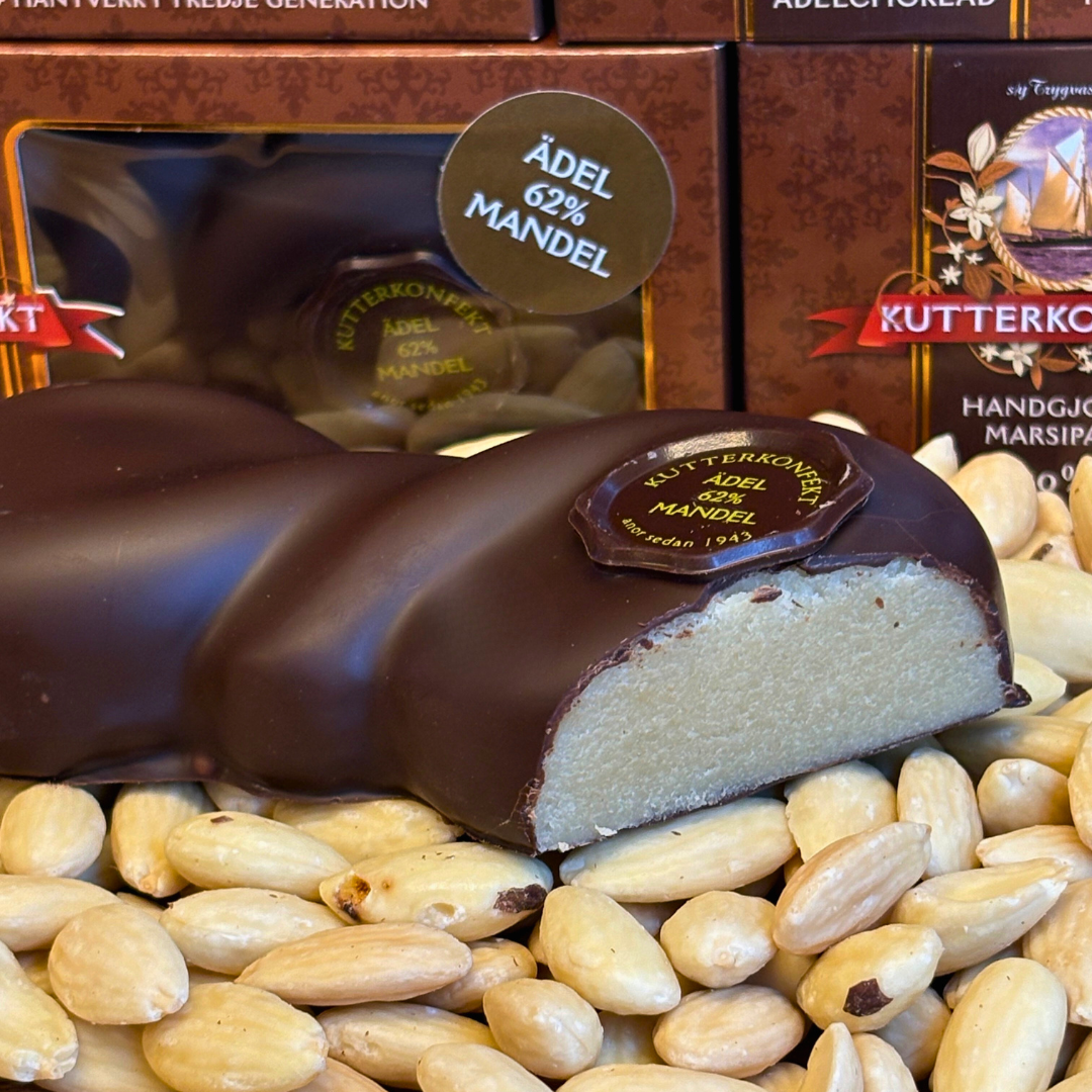 Ädel 62% - Marsipanknut med extra mandel.