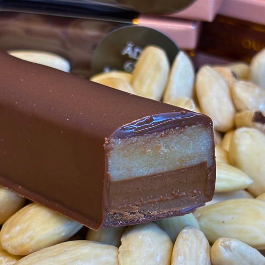 Ädel 62% - Marsipan med nötnougat. NU 50% STÖRRE!